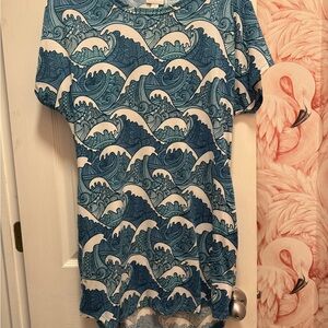 LuLaRoe Blue and White Wave Pattern Tunic with Belt